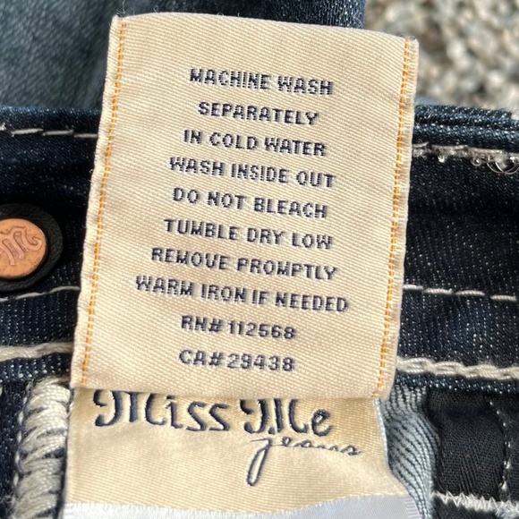 Miss Me Jeans, Rhinestones,  Women's Size 26, New with tags - Picture 11 of 15